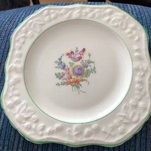 Set of 4 dessert plates by English crombleberry